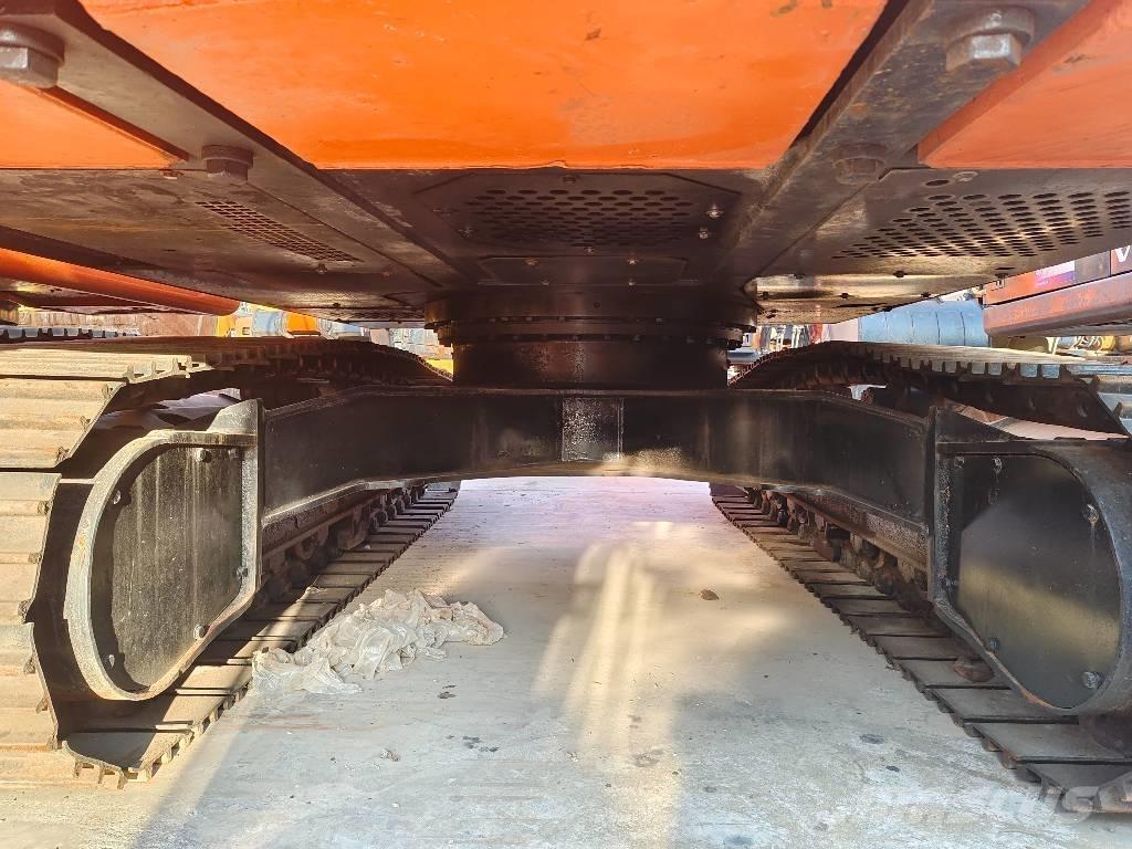 Hitachi ZX 210 Vikšriniai ekskavatoriai