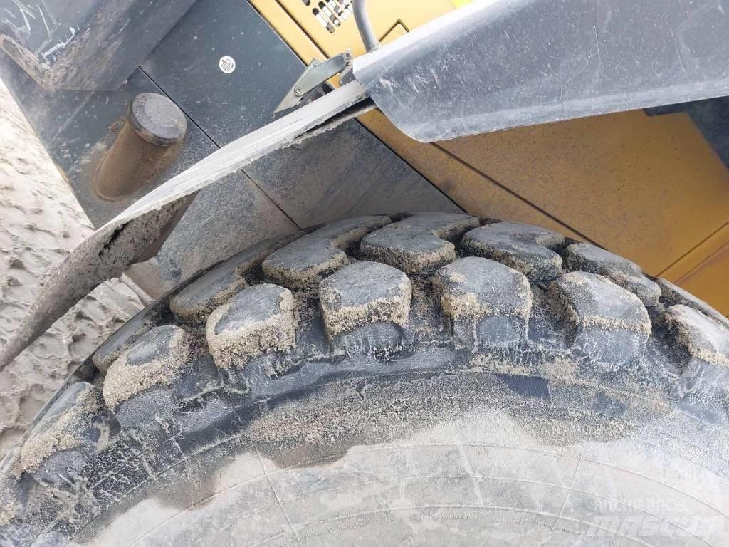 Komatsu WA380-5 Naudoti ratiniai krautuvai