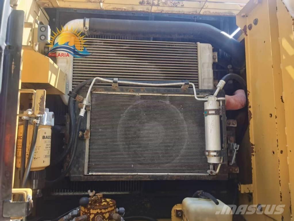 CAT 320D2 Vikšriniai ekskavatoriai
