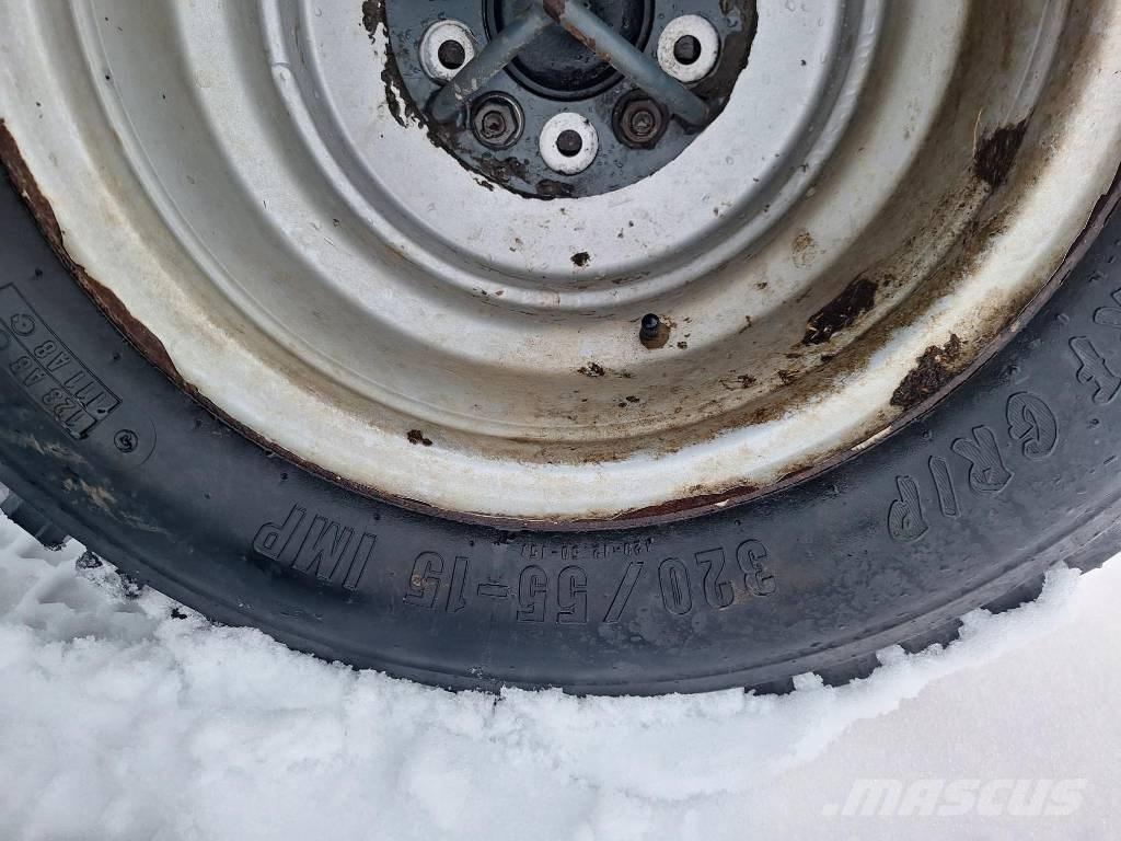 Avant 745 Daugiafunkciniai pakrovėjai