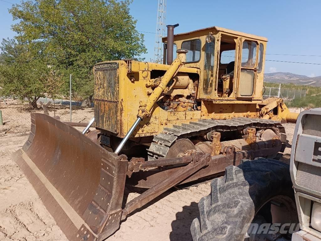 Komatsu D 85 A-12 Vikšriniai buldozeriai