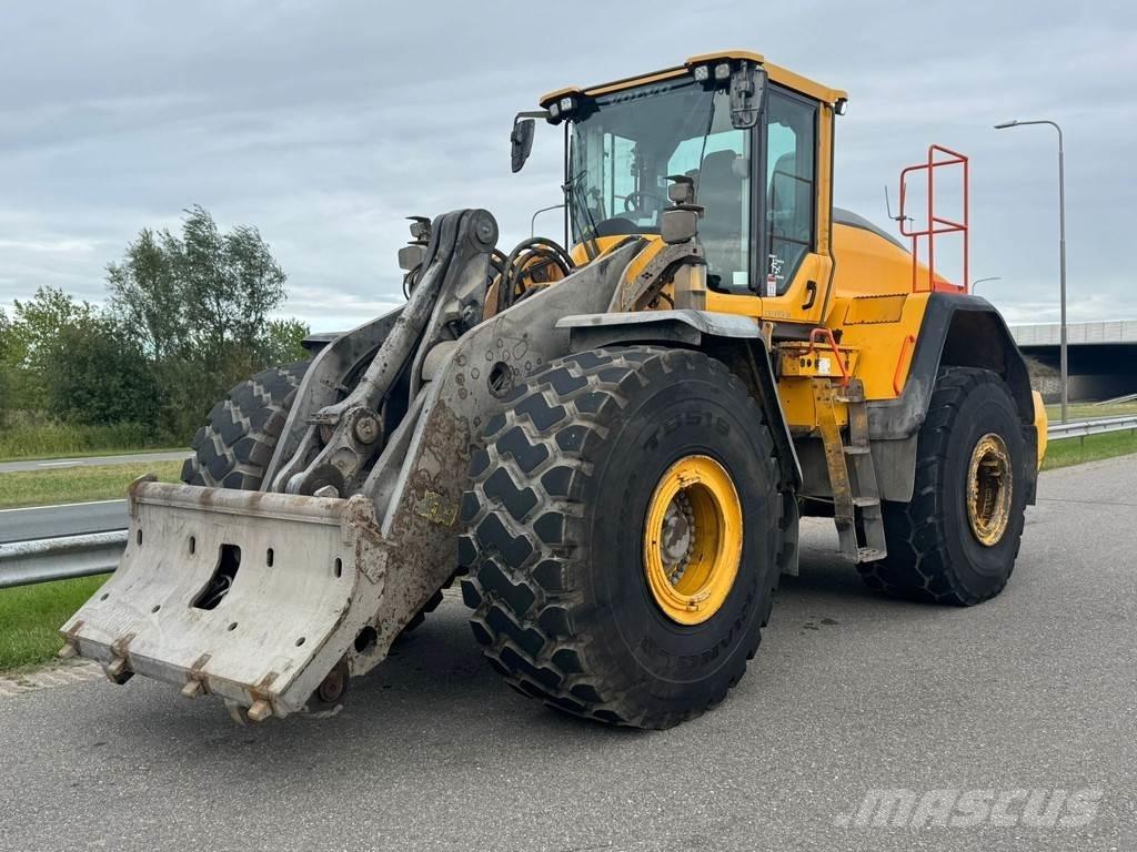 Volvo L220H Naudoti ratiniai krautuvai