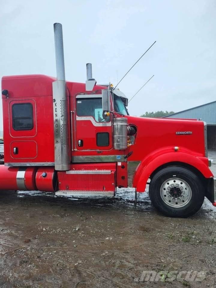 Kenworth W 900 L Naudoti vilkikai