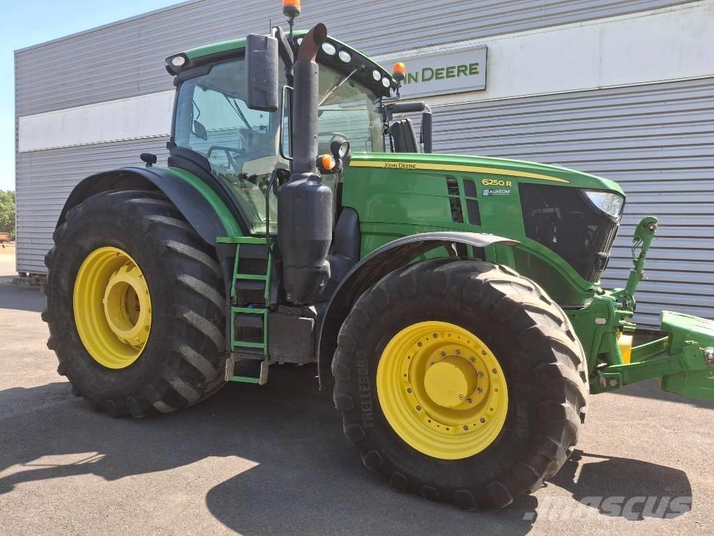 John Deere 6250R Traktoriai