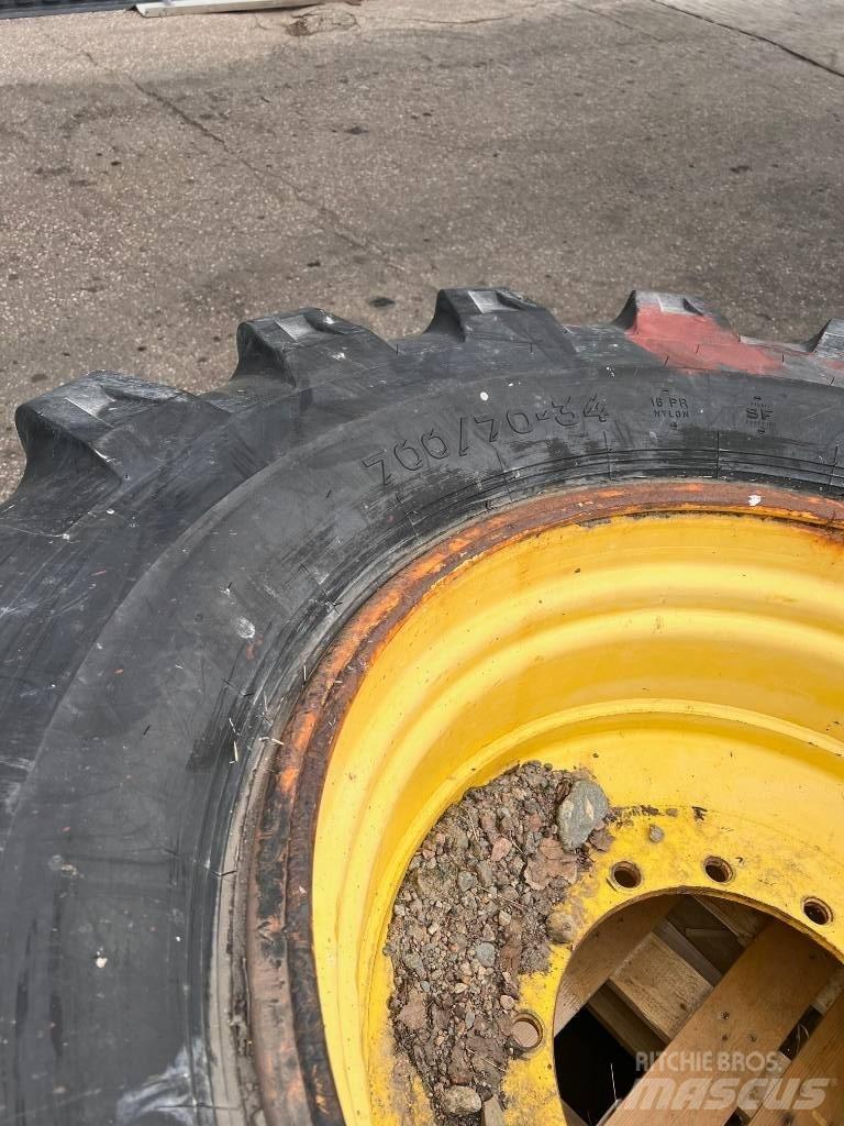 Nokian 700/70-34 Padangos, ratai ir ratlankiai