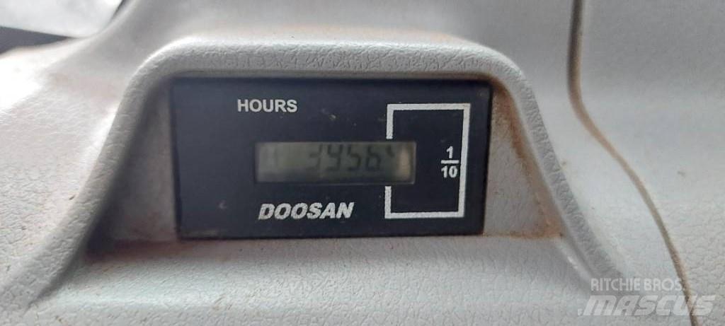 Doosan DX225LC-5 Vikšriniai ekskavatoriai