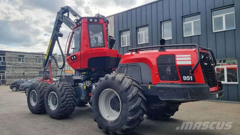 Komatsu 951 Miško technika (Harvesteriai)