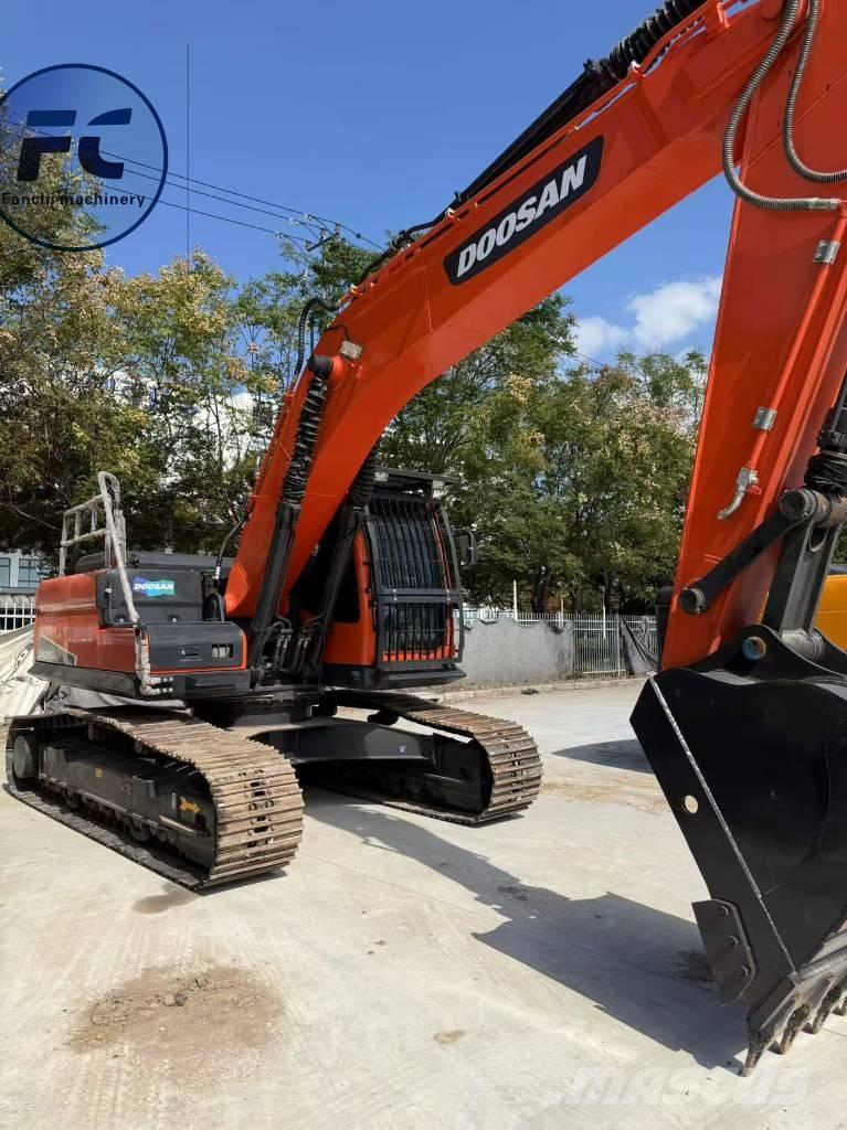 Doosan DX 225 LC Vikšriniai ekskavatoriai