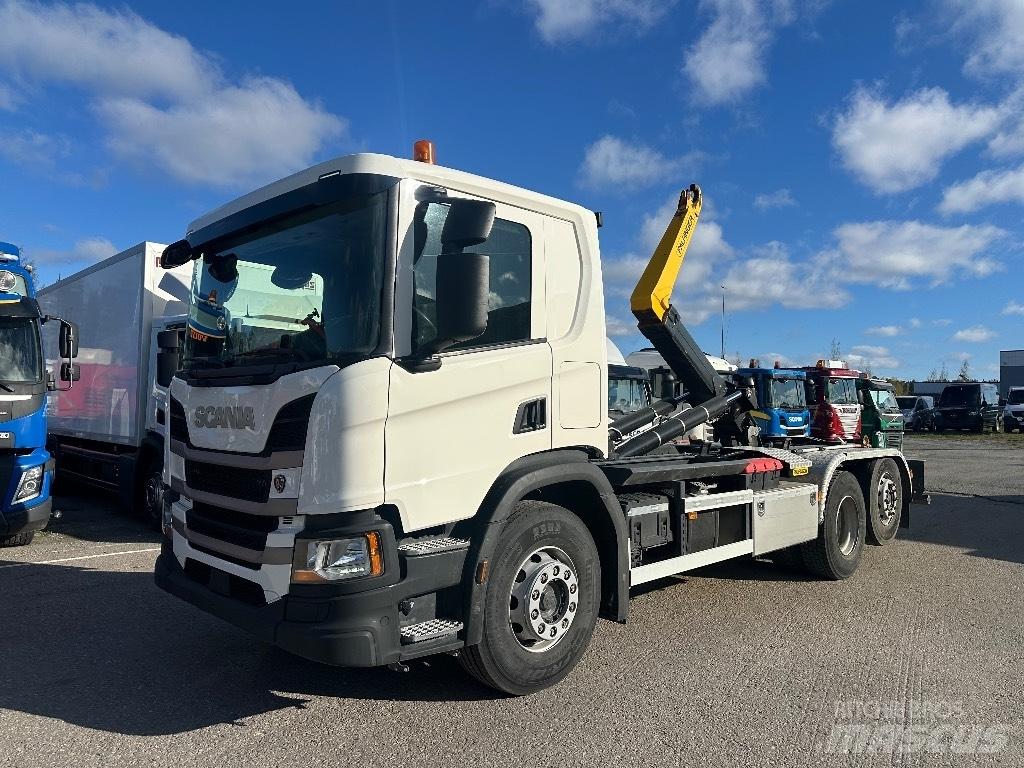 Scania P 360 Sunkvežimiai su keliamuoju kabliu