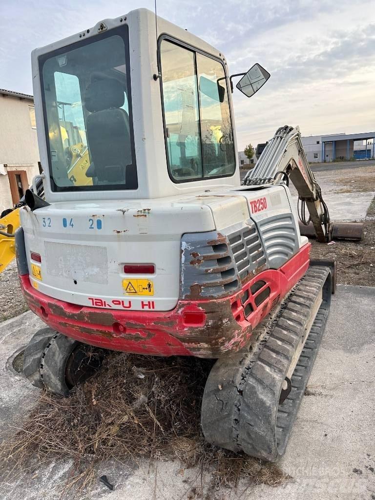 Takeuchi TB250 Mini ekskavatoriai < 7 t