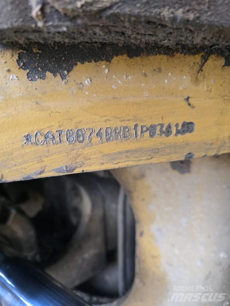 CAT 740 Karjeriniai savivarčiai