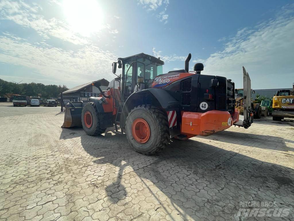 Hitachi ZW 250-6 Naudoti ratiniai krautuvai