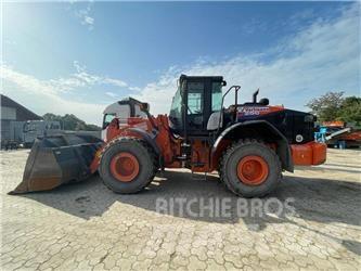 Hitachi ZW 250-6 Naudoti ratiniai krautuvai