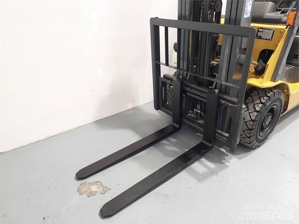 CAT DP18NTD Dyzeliniai krautuvai