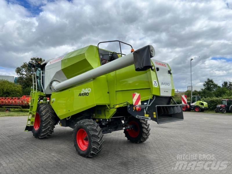CLAAS AVERO 240 Derliaus nuėmimo kombainai