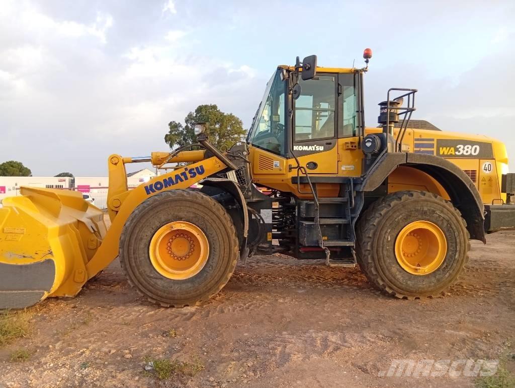 Komatsu WA 380-8 Naudoti ratiniai krautuvai
