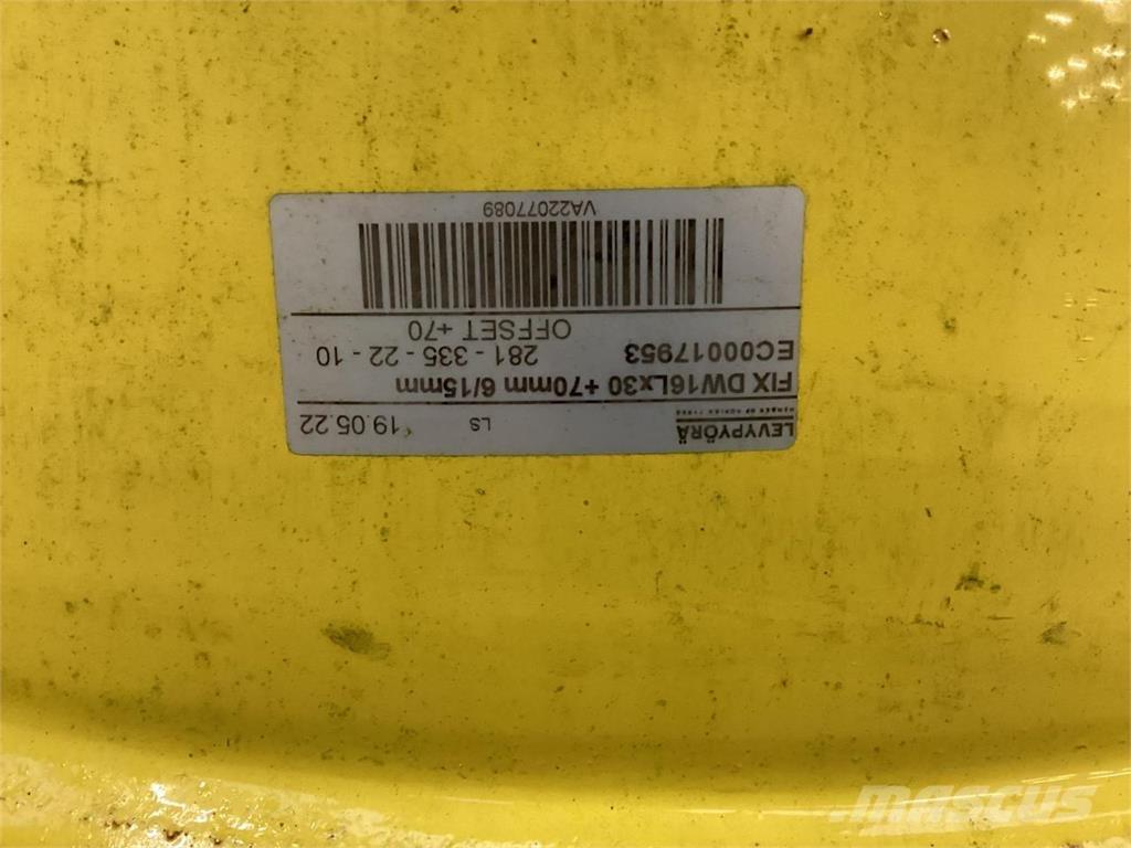 John Deere 16x30 Padangos, ratai ir ratlankiai