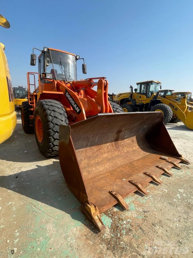 Doosan DL 505 Naudoti ratiniai krautuvai