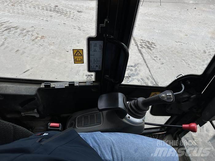 JCB 48Z-1 Specialūs ekskavatoriai