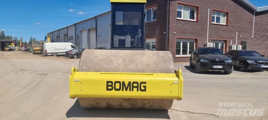 Bomag BW 211 D-3 Vieno būgno volai