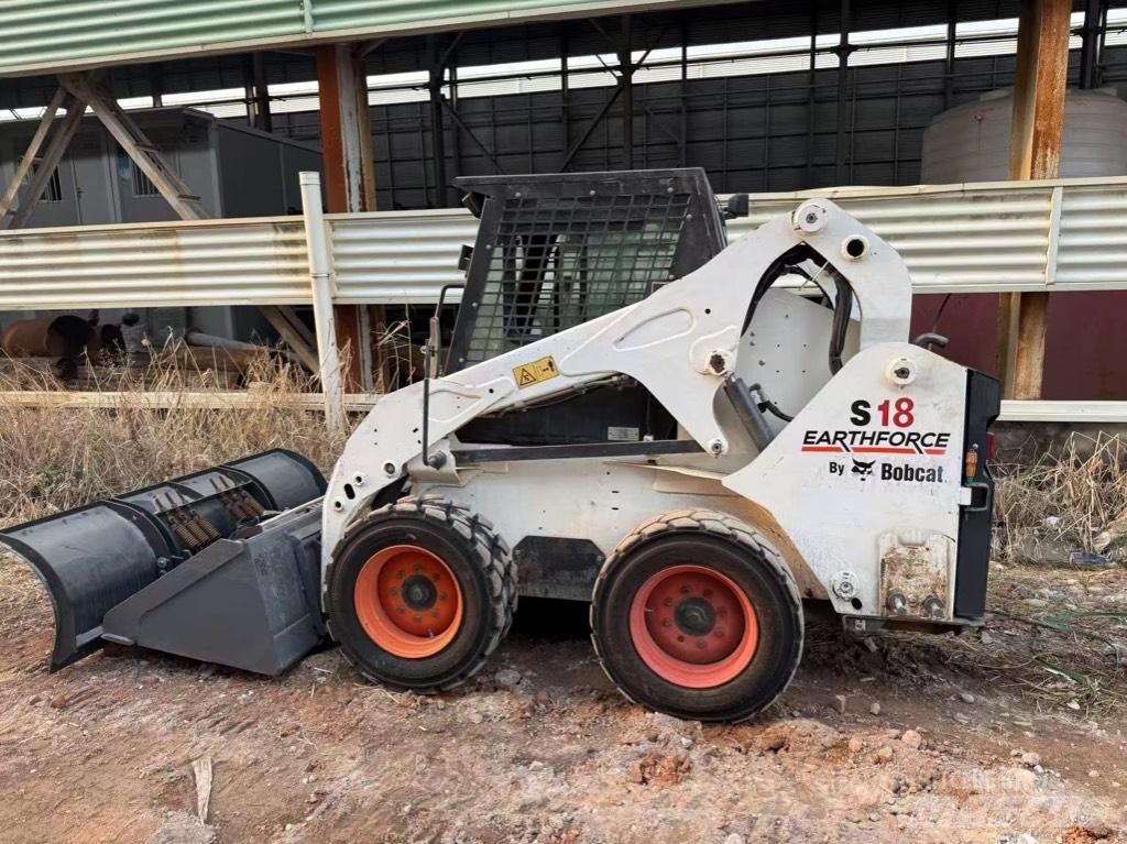 Bobcat S 18 Krautuvai su šoniniu pasukimu