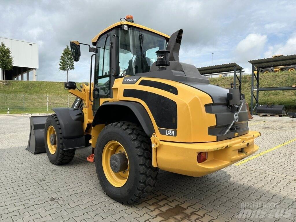 Volvo L45HS Krautuvai su šoniniu pasukimu