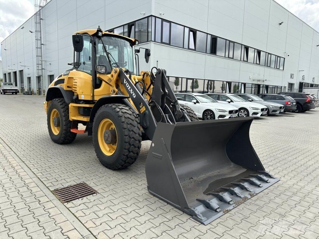 Volvo L45HS Krautuvai su šoniniu pasukimu