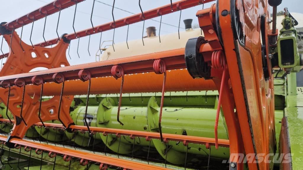 CLAAS Vario 1050 Derliaus nuėmimo kombainų galvos