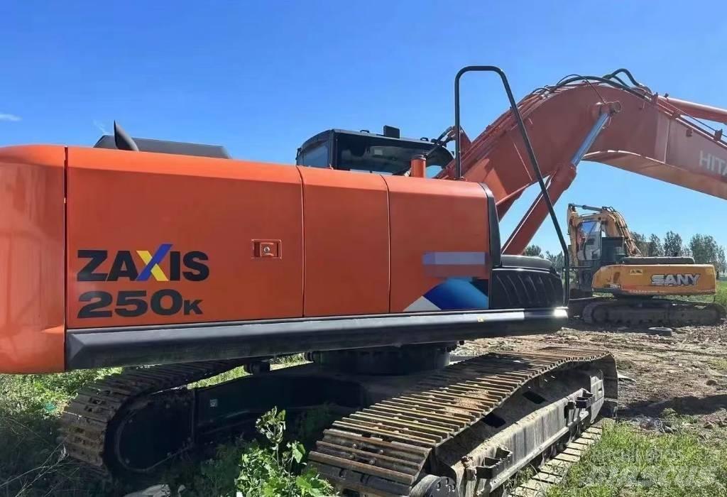 Hitachi 250 Vikšriniai ekskavatoriai