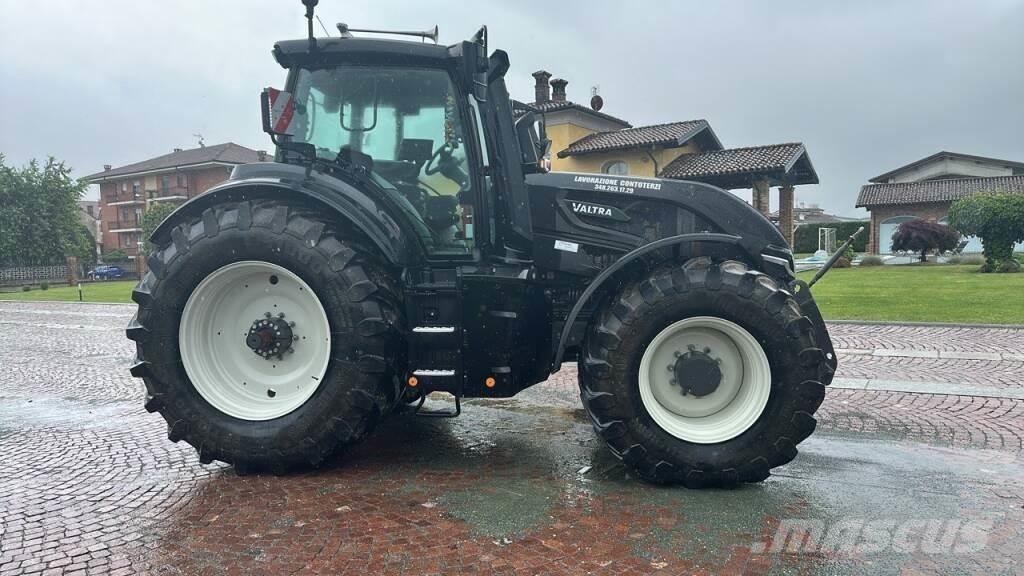 Valtra Q305 Traktoriai