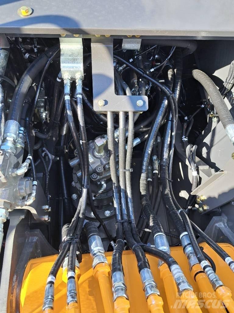 CASE CX210E Vikšriniai ekskavatoriai