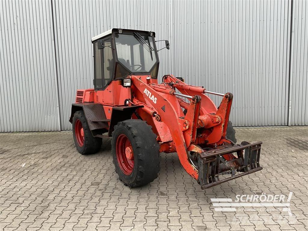 Atlas 82 E Naudoti ratiniai krautuvai