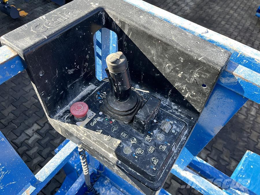 Genie GS-3268 Žirkliniai keltuvai