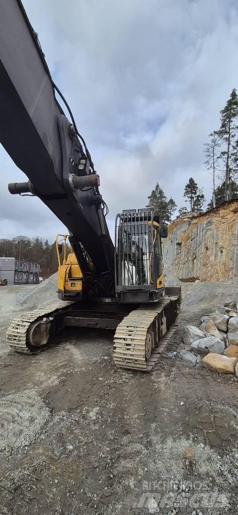 Volvo 305C Griovimo ekskavatoriai