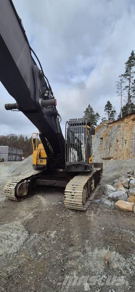 Volvo 305C Griovimo ekskavatoriai