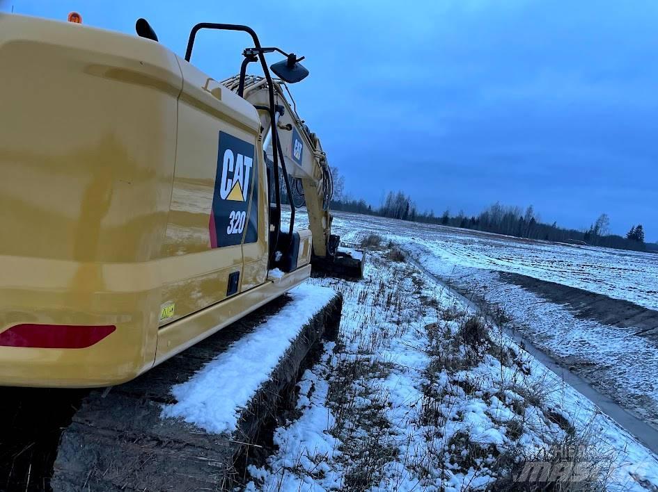 CAT 320 Vikšriniai ekskavatoriai