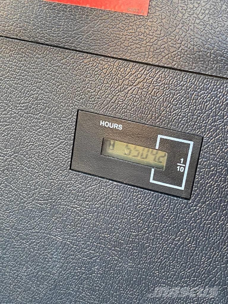 Hyundai HW 180 Ratiniai ekskavatoriai