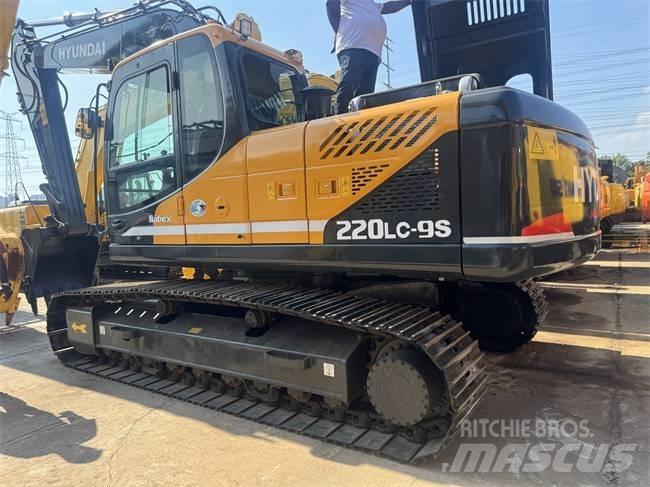 Hyundai Robex 220 LC Vikšriniai ekskavatoriai