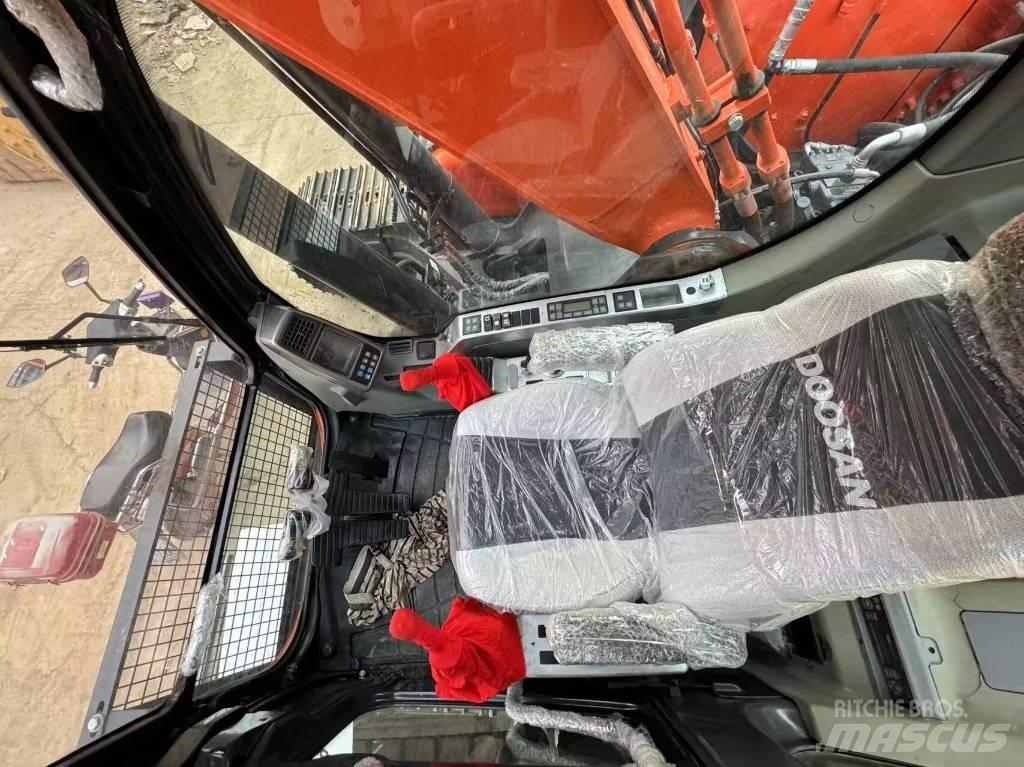 Doosan DX 300 Vikšriniai ekskavatoriai