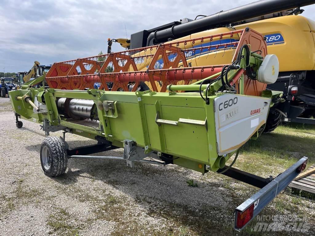 CLAAS Tucano 440 Derliaus nuėmimo kombainai
