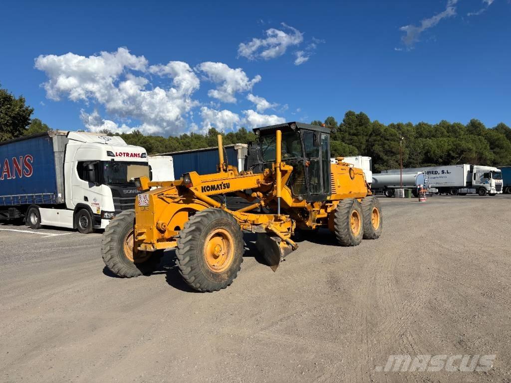 Komatsu GD 530 A Greideriai