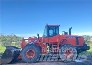 Doosan DL 300 Naudoti ratiniai krautuvai