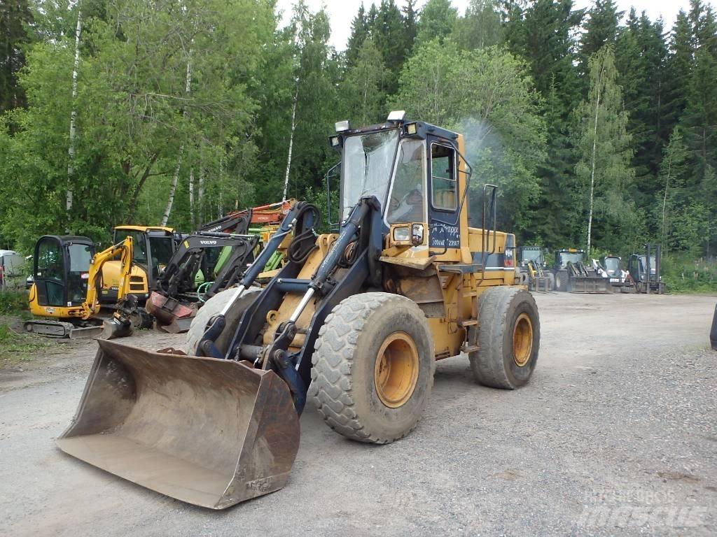 Komatsu WA 250-1 Naudoti ratiniai krautuvai