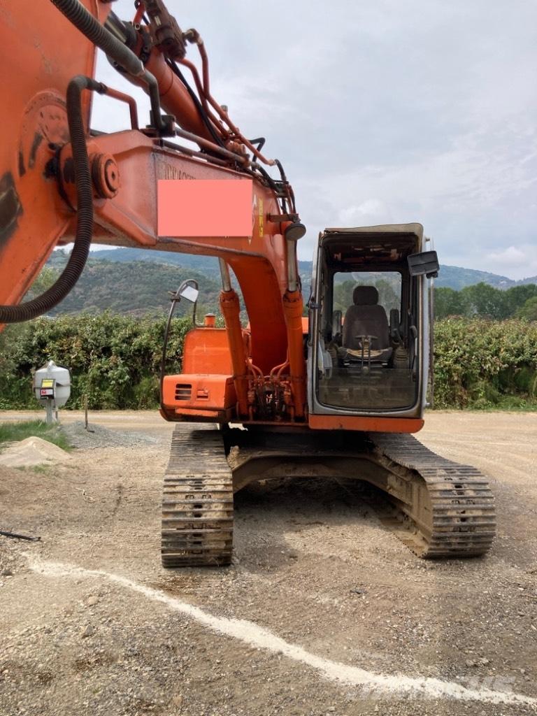 Hitachi EX 135 Vikšriniai ekskavatoriai