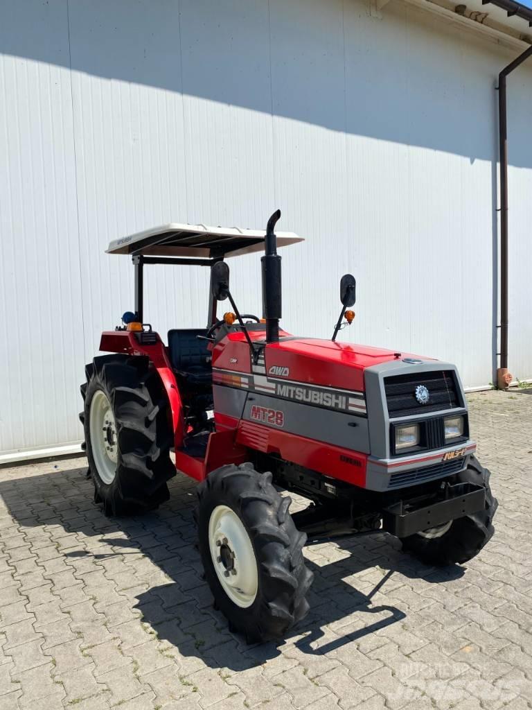 Mitsubishi MT28 Naudoti kompaktiški traktoriai