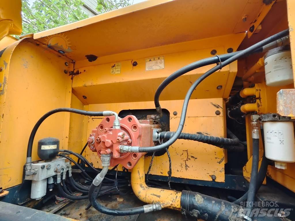 Hyundai R 300 LC-9S Vikšriniai ekskavatoriai