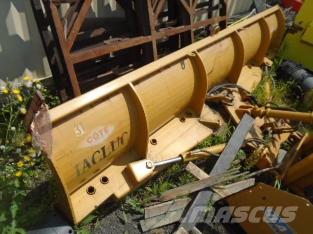 CASE 721 F Naudoti ratiniai krautuvai