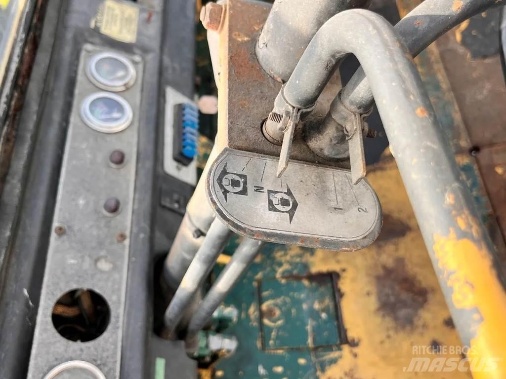 CAT V130 Dyzeliniai krautuvai