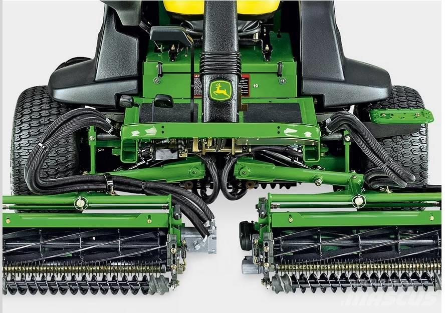 John Deere 2500 A Golfo laukų šienapjovės