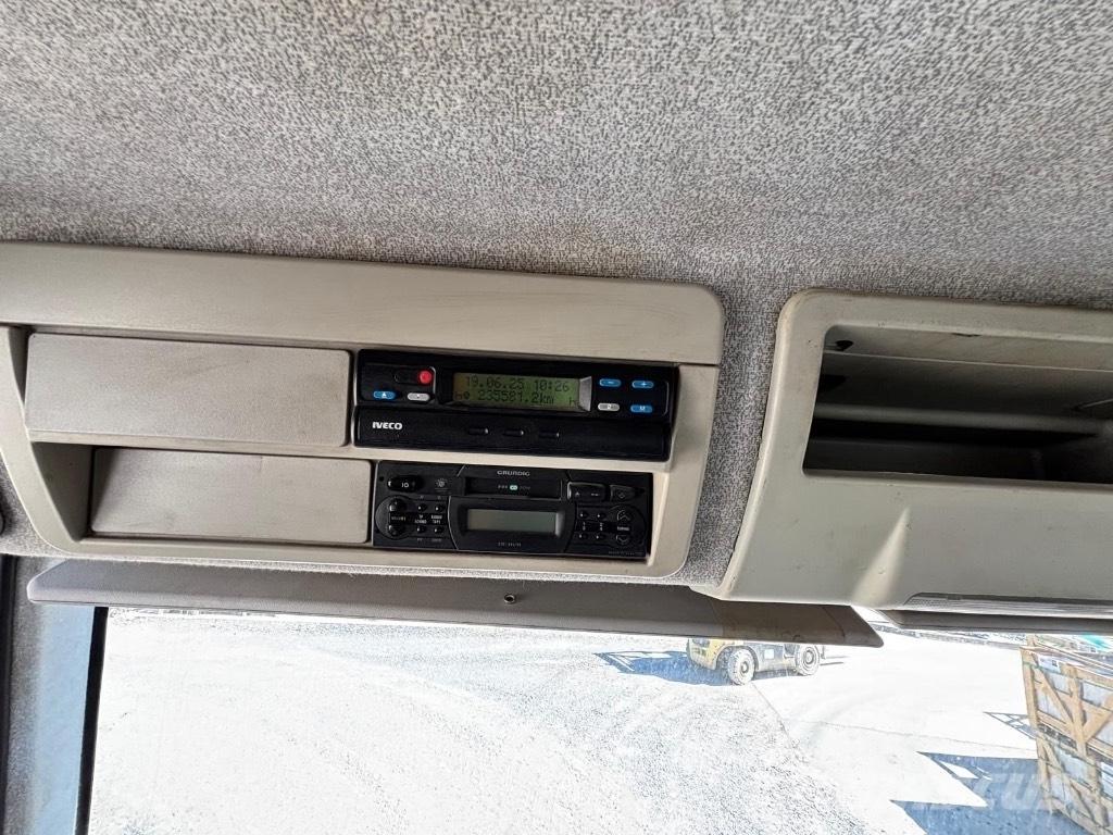 Iveco 180E 28 Savivarčių priekabų vilkikai